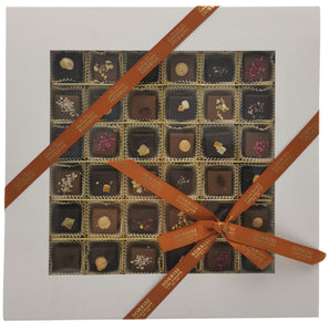 Mixed Praline in a White Gift Box 450g